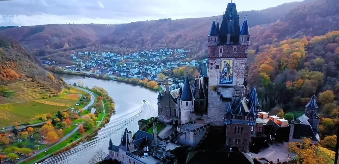 Attraktive Wohnung-Elztalidyll-Zwischen Mosel,Nuerburgring Und Burg Eltz Kollig Kültér fotó